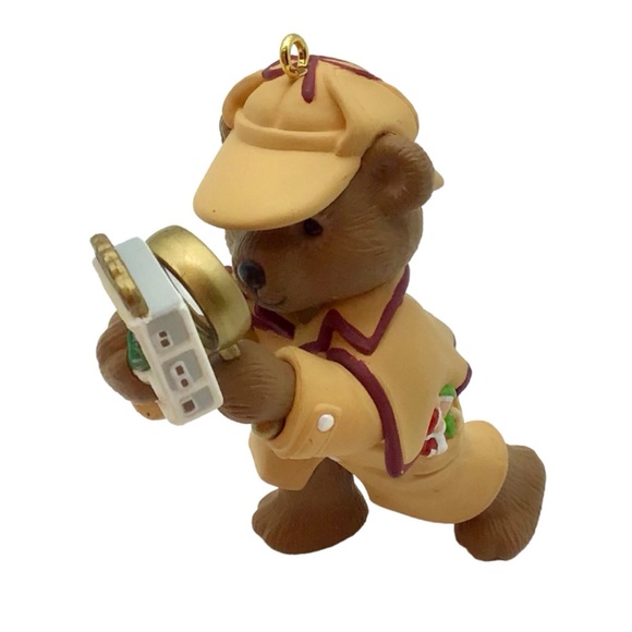 Hallmark 1994 “Holiday Pursuit” Christmas Ornament - Picture 4 of 16